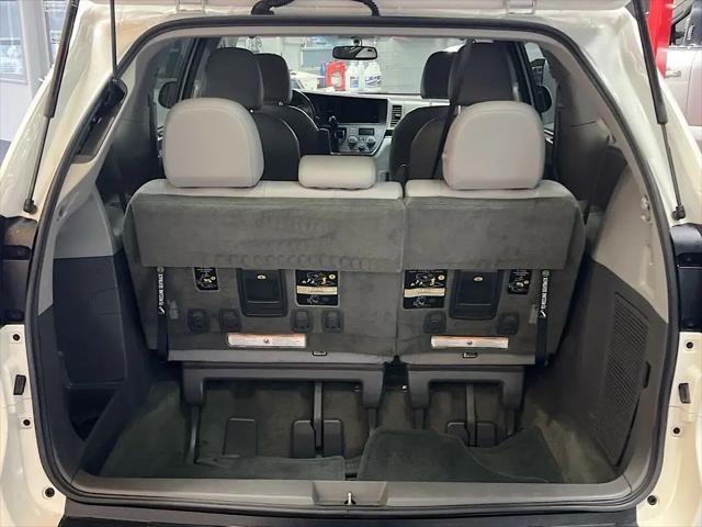 2017 Toyota Sienna XLE 7 Passenger