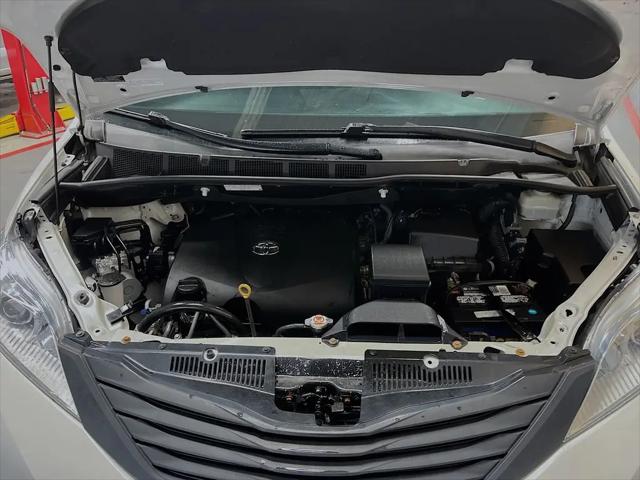 2017 Toyota Sienna XLE 7 Passenger