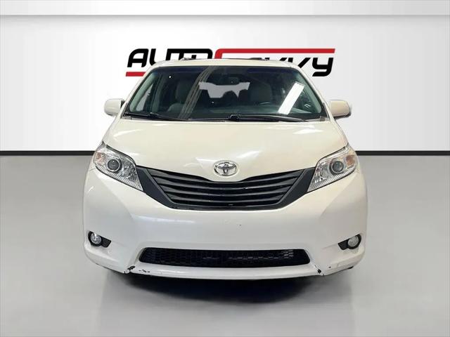 2017 Toyota Sienna XLE 7 Passenger