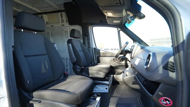 2026 Mercedes-Benz Sprinter 2500 Standard Roof 4-Cyl Diesel HO