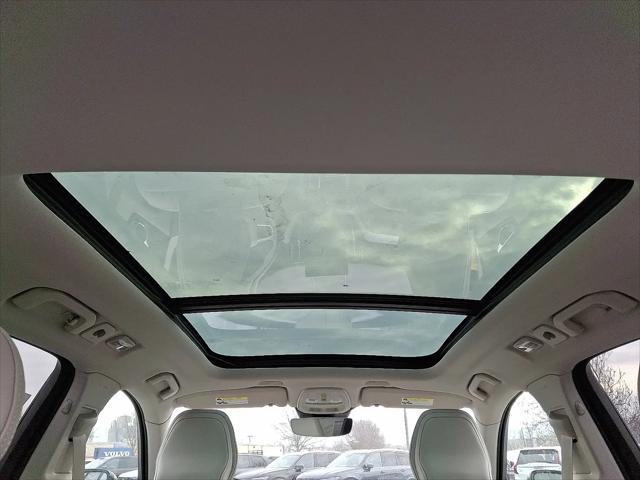 2026 Volvo XC60 Plug-In Hybrid Ultra, T8 AWD Electric/Gasoline, Dark