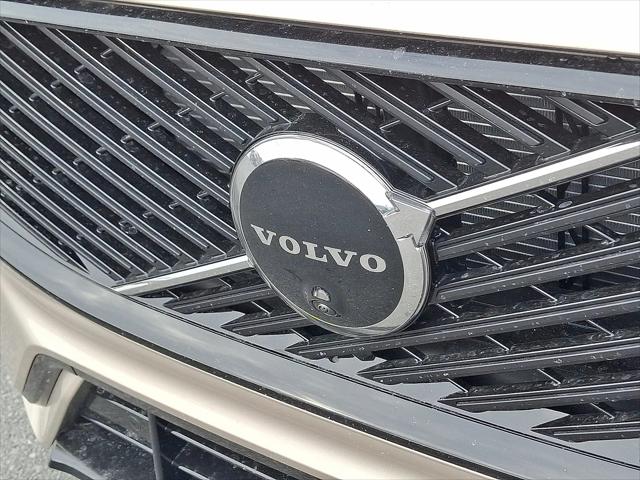 2026 Volvo XC60 Plug-In Hybrid Ultra, T8 AWD Electric/Gasoline, Dark