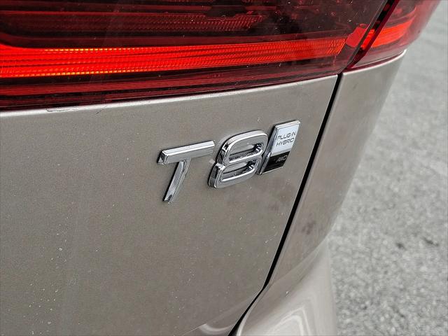 2026 Volvo XC60 Plug-In Hybrid Ultra, T8 AWD Electric/Gasoline, Dark