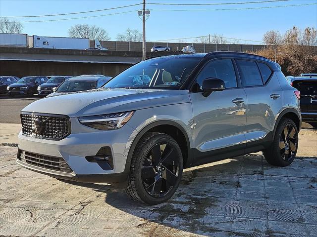2026 Volvo XC40 Black Edition Ultra, B5 AWD Gas (mild hybrid)