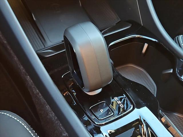 2026 Volvo XC40 Black Edition Ultra, B5 AWD Gas (mild hybrid)