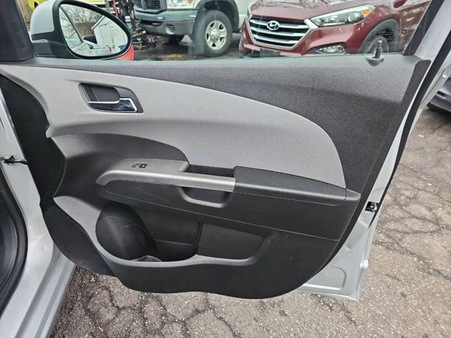 2019 Chevrolet Sonic Premier Auto