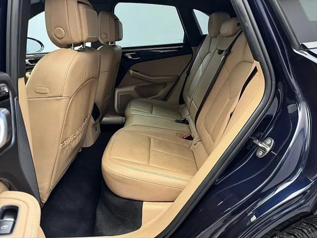 2021 Porsche Macan Base