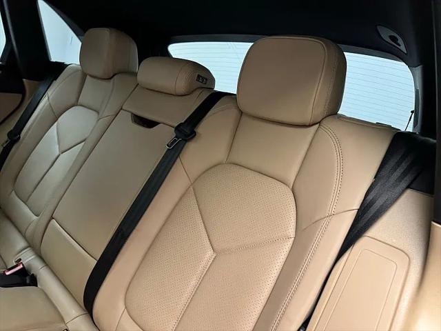 2021 Porsche Macan Base