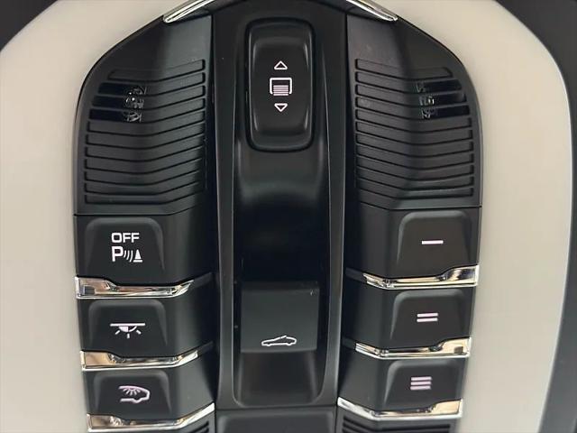 2021 Porsche Macan Base