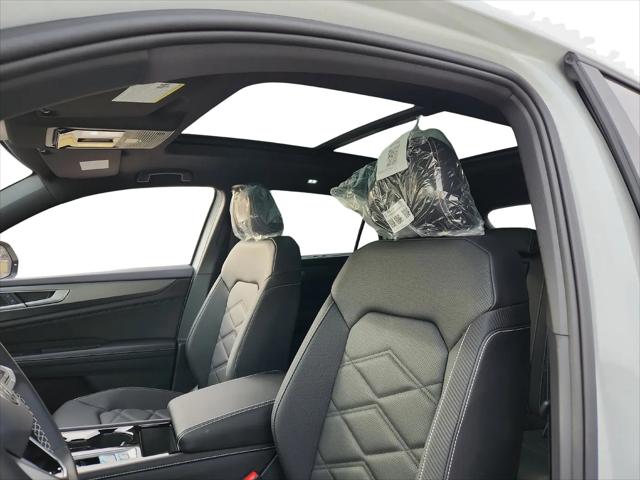 2026 Volkswagen Atlas Cross Sport SE with Technology