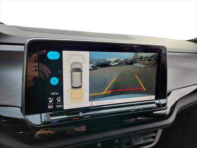 2026 Volkswagen Atlas Cross Sport SE with Technology