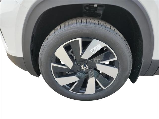 2026 Volkswagen Atlas Cross Sport SE with Technology