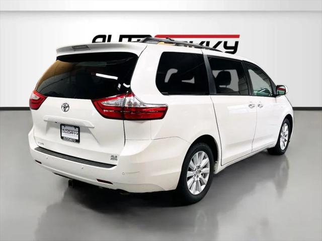 2017 Toyota Sienna XLE 7 Passenger