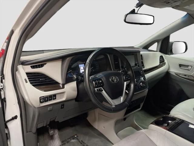 2017 Toyota Sienna XLE 7 Passenger