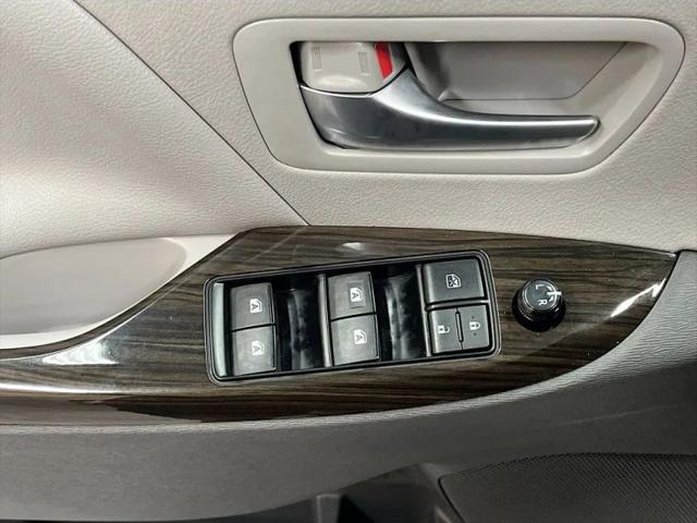 2017 Toyota Sienna XLE 7 Passenger