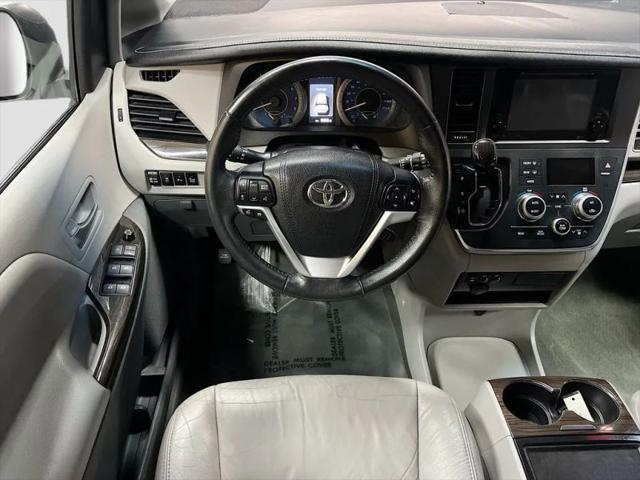 2017 Toyota Sienna XLE 7 Passenger