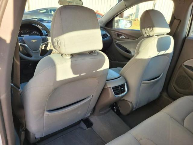 2022 Chevrolet Malibu FWD LT
