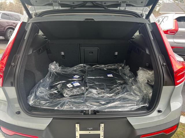 2026 Volvo XC40 B5 Plus
