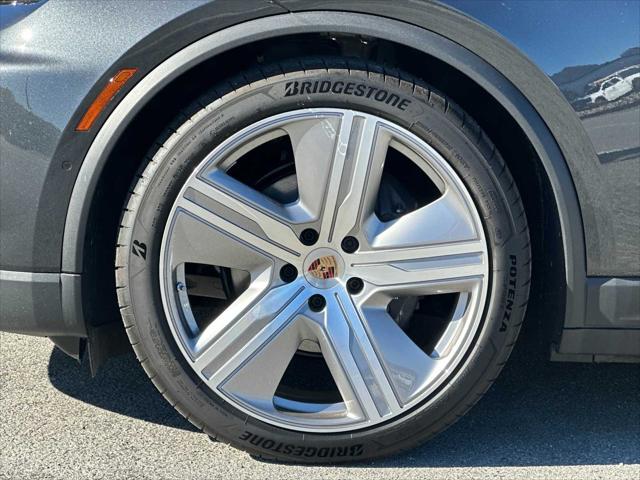 2025 Porsche Macan Electric Electric