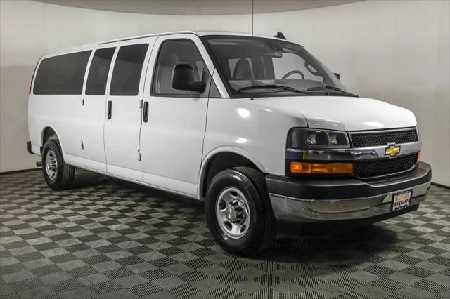 2025 Chevrolet Express Passenger RWD 3500 Extended Wheelbase LT
