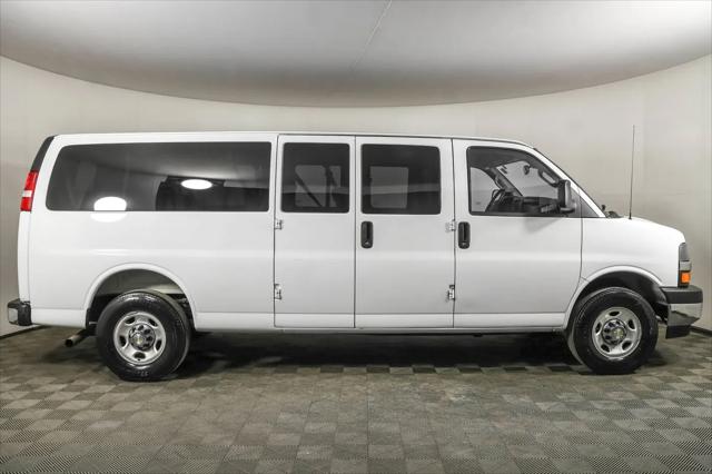 2025 Chevrolet Express Passenger RWD 3500 Extended Wheelbase LT
