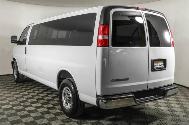 2025 Chevrolet Express Passenger RWD 3500 Extended Wheelbase LT