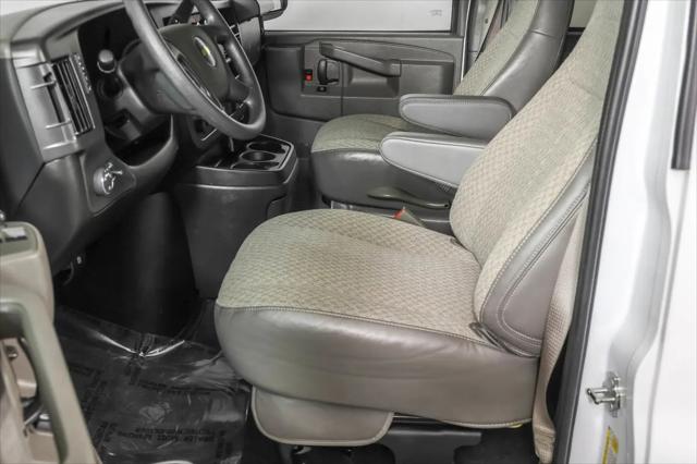 2025 Chevrolet Express Passenger RWD 3500 Extended Wheelbase LT