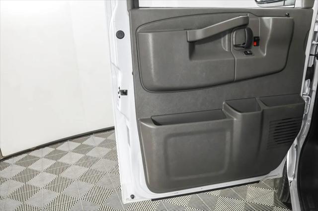 2025 Chevrolet Express Passenger RWD 3500 Extended Wheelbase LT