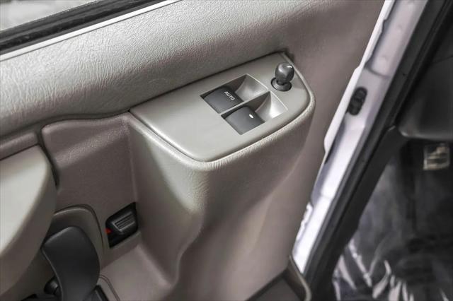 2025 Chevrolet Express Passenger RWD 3500 Extended Wheelbase LT