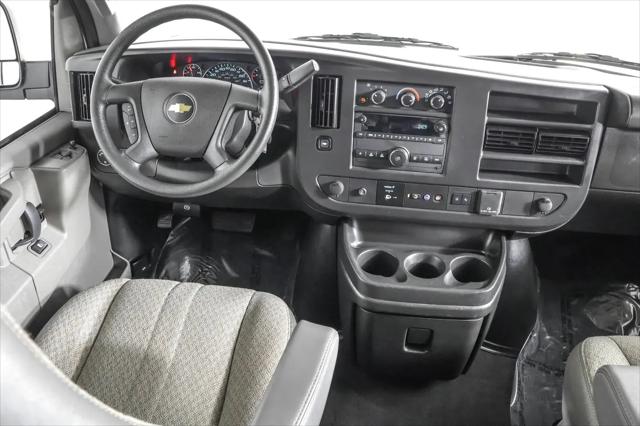 2025 Chevrolet Express Passenger RWD 3500 Extended Wheelbase LT