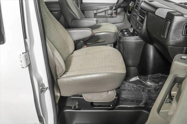 2025 Chevrolet Express Passenger RWD 3500 Extended Wheelbase LT
