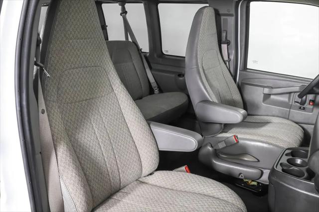 2025 Chevrolet Express Passenger RWD 3500 Extended Wheelbase LT