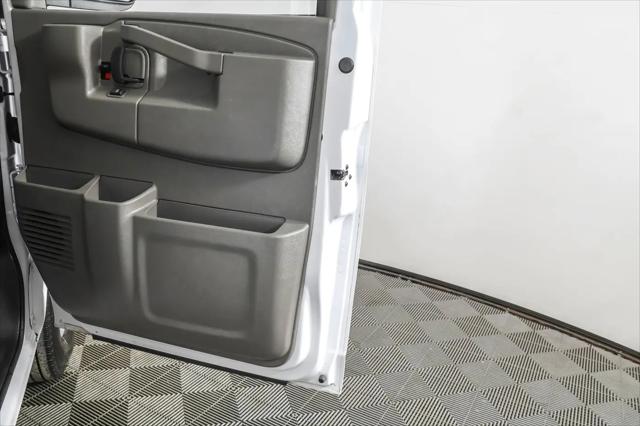 2025 Chevrolet Express Passenger RWD 3500 Extended Wheelbase LT