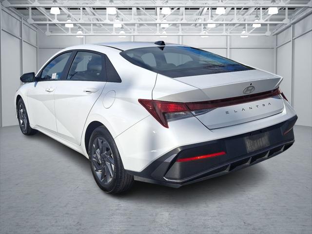 2024 Hyundai Elantra SEL 2024 Hyundai Elantra SEL