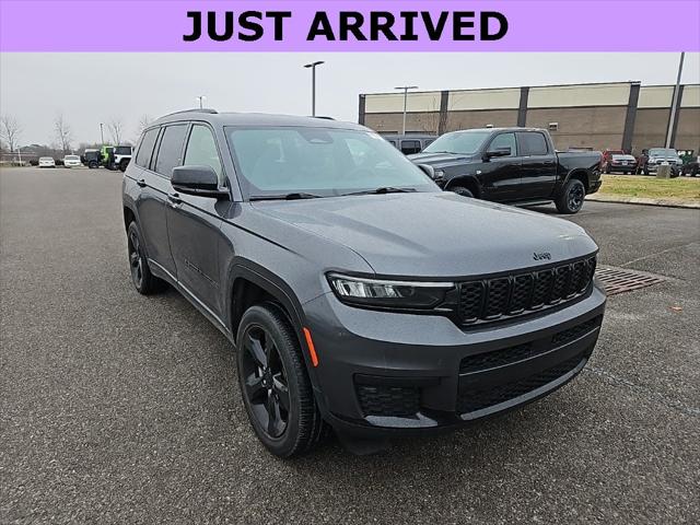 2022 Jeep Grand Cherokee L Altitude 4x4 2022 Jeep Grand Cherokee L Altitude 4x4