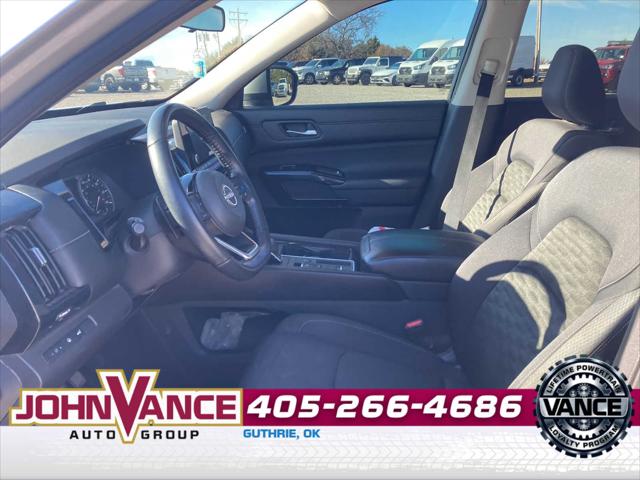 2022 Nissan Pathfinder SV 2WD 2022 Nissan Pathfinder SV 2WD