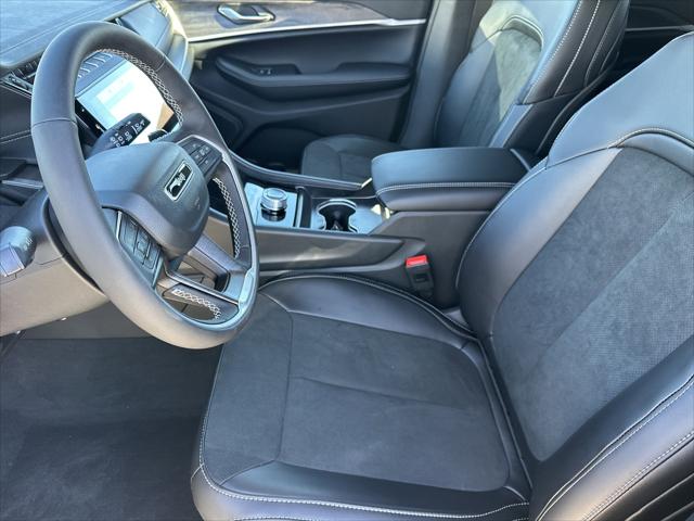 2026 Jeep Grand Cherokee Altitude 4x2