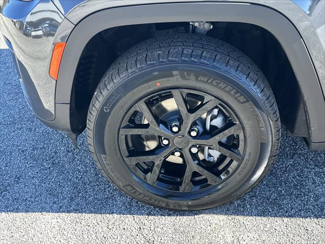 2026 Jeep Grand Cherokee Altitude 4x2