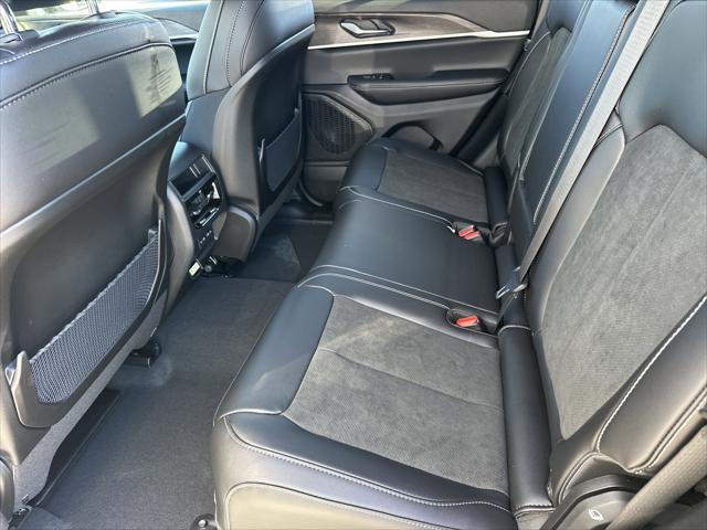 2026 Jeep Grand Cherokee Altitude 4x2