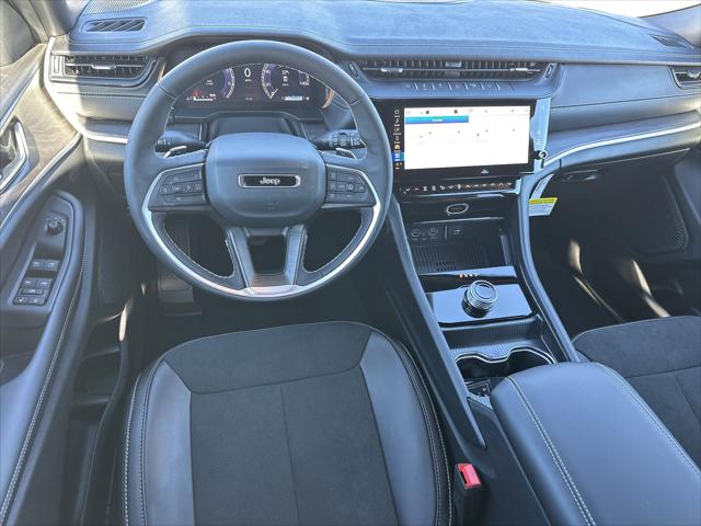 2026 Jeep Grand Cherokee Altitude 4x2