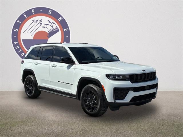 2026 Jeep Grand Cherokee GRAND CHEROKEE LAREDO ALTITUDE 4X4