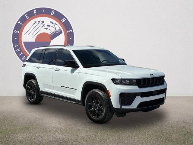 2026 Jeep Grand Cherokee GRAND CHEROKEE LAREDO ALTITUDE 4X4