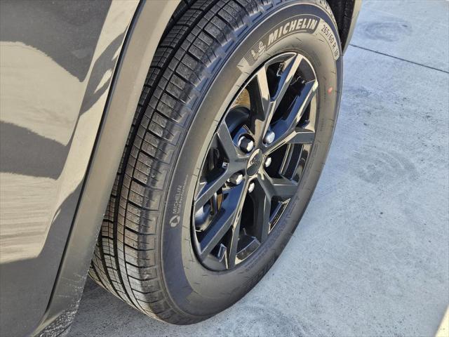 2026 Jeep Grand Cherokee Altitude 4x2