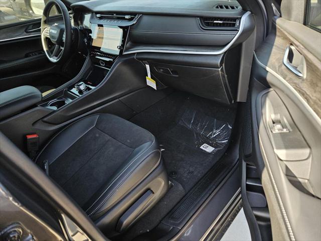 2026 Jeep Grand Cherokee Altitude 4x2