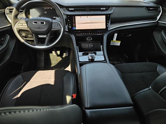 2026 Jeep Grand Cherokee Altitude 4x2