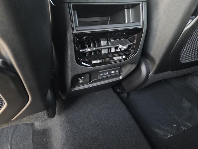 2026 Jeep Grand Cherokee Altitude 4x2