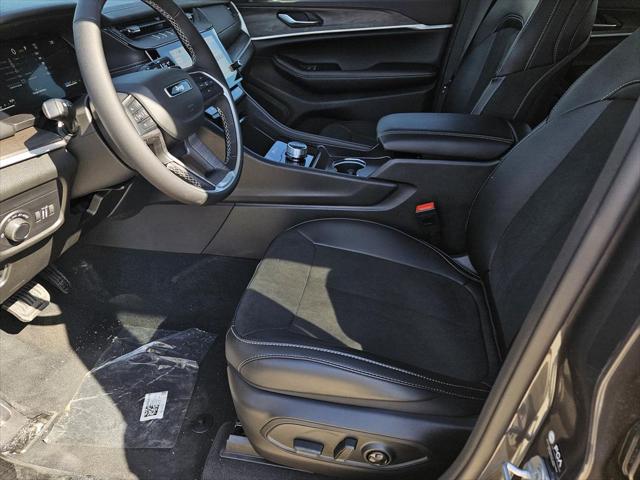 2026 Jeep Grand Cherokee Altitude 4x2