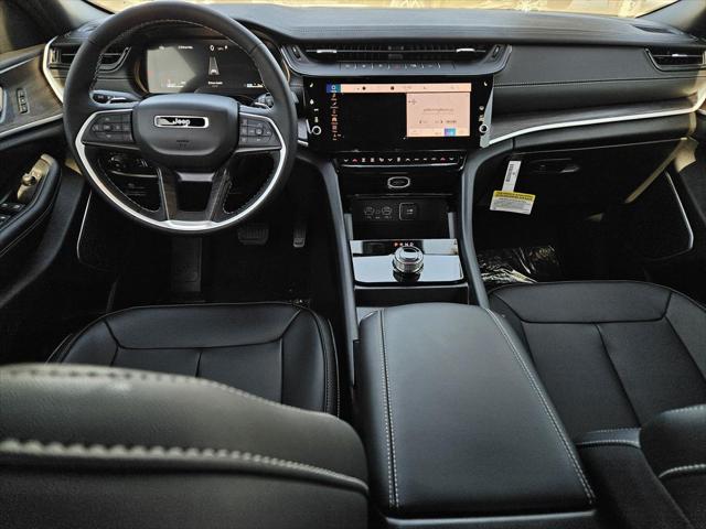 2026 Jeep Grand Cherokee Altitude 4x2