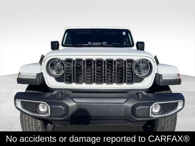 2026 Jeep Gladiator GLADIATOR SAHARA 4X4