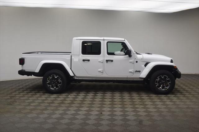 2026 Jeep Gladiator GLADIATOR SAHARA 4X4